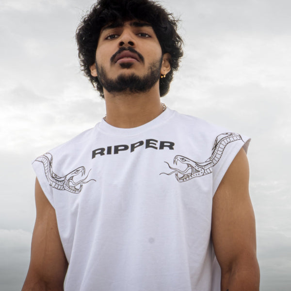 How to Style Oversized T-Shirts Like a Luxury Icon