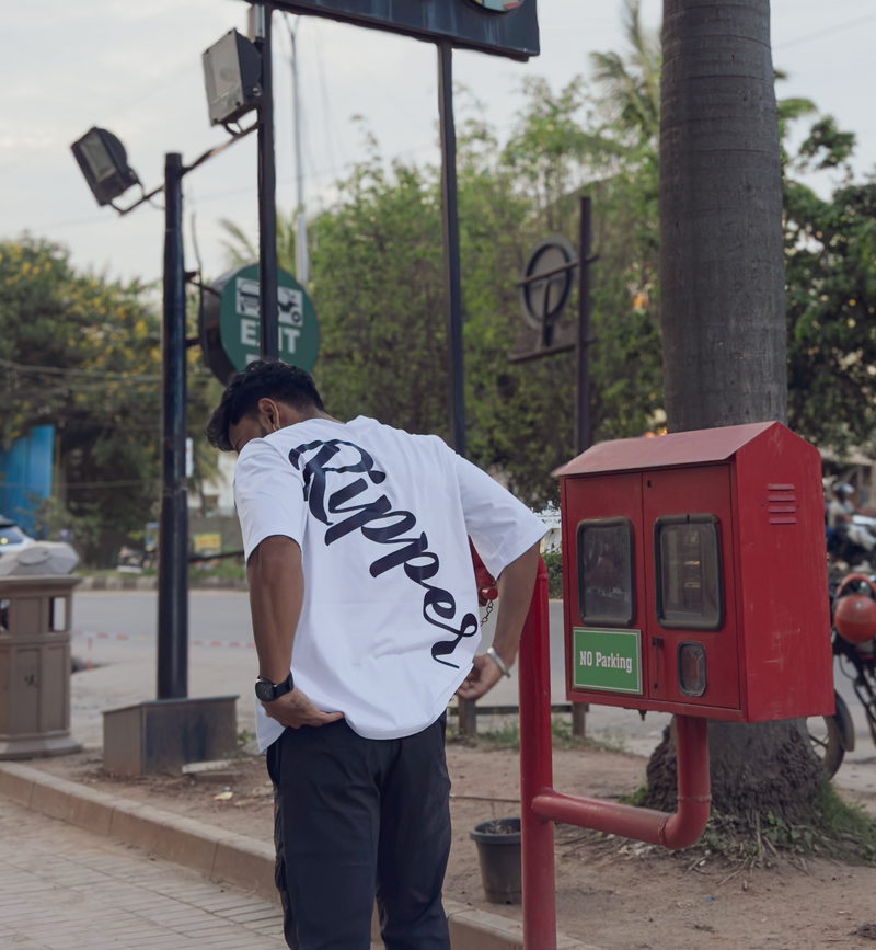 UNSHAKLE Oversized T-Shirt – White